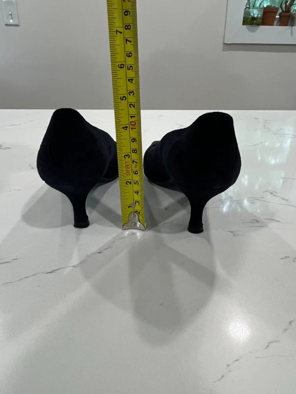 Stuart Weitzman Women's Navy Blue Suede Kitten Heels Size 9 N